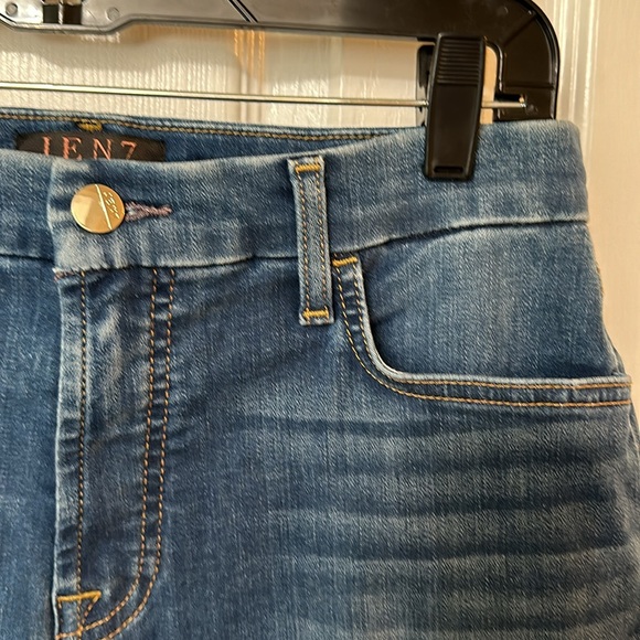 Jen 7 from 7 for All Mankind Mid-Roll - Picture 5 of 10